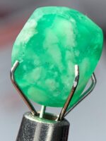 3.27ct Swat Emerald Crystal – Natural Geometry with Deep Green Glow - Image 4