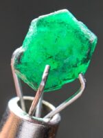1.55ct Swat Emerald Crystal: Pakistan Gemstone - Image 2