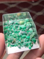 Showcasing a 51.15ct Emerald Rough Lot from Swat Valley - Image 15