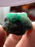 A Graceful Swat Emerald: The 35.40-Carat Specimen - Image 2