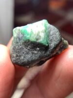 A Graceful Swat Emerald: The 35.40-Carat Specimen - Image 11