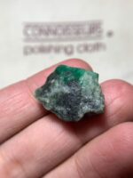 A Graceful Swat Emerald: The 35.40-Carat Specimen - Image 3