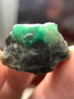 A Graceful Swat Emerald: The 35.40-Carat Specimen - Image 5