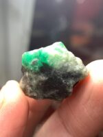 A Graceful Swat Emerald: The 35.40-Carat Specimen - Image 7