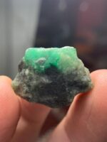 A Graceful Swat Emerald: The 35.40-Carat Specimen - Image 9