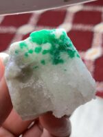 A Colossal 420-Carat Swat Emerald Specimen - Image 11