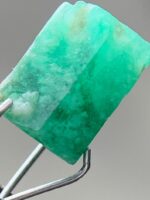 3.25ct Swat Emerald Crystal: A Natural Masterpiece of Precision and Color - Image 7