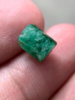 3.25ct Swat Emerald Crystal: A Natural Masterpiece of Precision and Color - Image 9