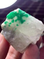 A Colossal 420-Carat Swat Emerald Specimen - Image 10