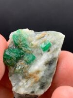 A Rare 43.05ct Emerald Specimen from Swat – Natural Beauty in 30x23x7mm - Image 6