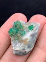 A Rare 43.05ct Emerald Specimen from Swat – Natural Beauty in 30x23x7mm - Image 8