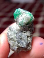 Majestic Swat Emerald: 62 Carat Specimen - Image 11