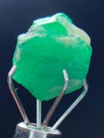 Unveiling the Beauty: A 4.09ct Gemstone with Exquisite Dimensions - Image 2