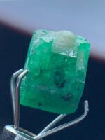 Unveiling the Beauty: A 4.09ct Gemstone with Exquisite Dimensions - Image 10