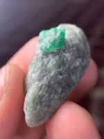 A 38.14ct Swat Emerald Specimen: Striking Form and Classic Green - Image 5