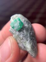 A 38.14ct Swat Emerald Specimen: Striking Form and Classic Green - Image 6