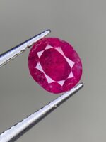 A Closer Look at a 0.80ct Faceted Ruby: Cut, Color, and Craftsmanship - Image 2