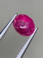 A Closer Look at a 0.80ct Faceted Ruby: Cut, Color, and Craftsmanship - Image 4