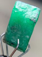 4.80ct Swat Emerald Crystal: Elegant Natural Green Beryl - Image 5