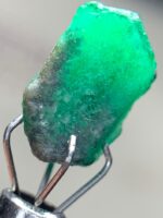 4.80ct Swat Emerald Crystal: Elegant Natural Green Beryl - Image 6