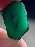 4.80ct Swat Emerald Crystal: Elegant Natural Green Beryl - Image 7