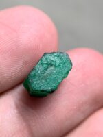 4.80ct Swat Emerald Crystal: Elegant Natural Green Beryl - Image 8