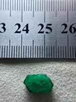 4.80ct Swat Emerald Crystal: Elegant Natural Green Beryl - Image 9