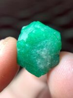 An 18-Carat Swat Emerald Crystal — Compact Strength and Vivid Green - Image 4