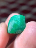 An 18-Carat Swat Emerald Crystal — Compact Strength and Vivid Green - Image 10