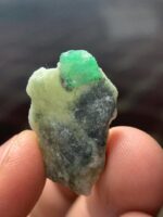A Rare 24.80 ct Swat Emerald Specimen: Nature’s Green Masterpiece - Image 4