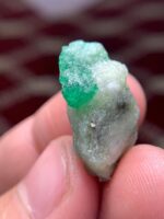 Gorgeous 23.50-Carat Emerald Specimen – Unique Collector’s Gem - Image 6