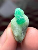 Gorgeous 23.50-Carat Emerald Specimen – Unique Collector’s Gem - Image 10