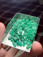 Introducing a 46.84ct Rough Emerald Lot from Swat - Image 7