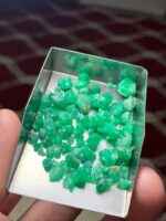 43.15 Carat Swat Valley Emerald Rough lot– Natural Uncut Material - Image 7