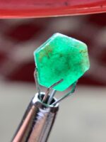 The Subtle Elegance of a 2.80 ct Emerald Crystal - Image 2