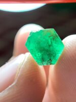 The Subtle Elegance of a 2.80 ct Emerald Crystal - Image 4