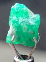 3.85ct Swat Emerald Crystal – Natural Green Beauty in 7x9x8mm - Image 4