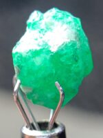 3.85ct Swat Emerald Crystal – Natural Green Beauty in 7x9x8mm - Image 5