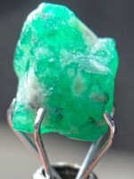 3.85ct Swat Emerald Crystal – Natural Green Beauty in 7x9x8mm - Image 6