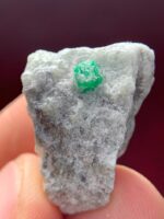 28.60ct Swat Emerald Specimen – Natural Untreated Green Crystal (24.13×18.49×8.89 mm) - Image 3
