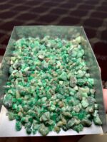 Discovering a Stunning 404.80ct Rough Emerald from Swat - Image 2