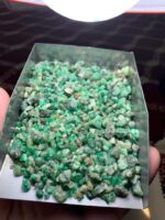 Discovering a Stunning 404.80ct Rough Emerald from Swat - Image 4
