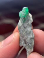 A 25.94-Carat Emerald Specimen from Swat: A Gracefully Elongated Natural Crystal - Image 3