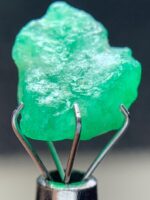 Rare 4.95ct Swat Emerald Crystal – Natural Beauty in a 12x10x7mm Gem - Image 5