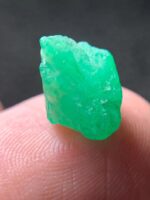 Rare 4.95ct Swat Emerald Crystal – Natural Beauty in a 12x10x7mm Gem - Image 6