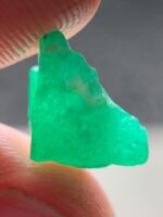 Rare 4.95ct Swat Emerald Crystal – Natural Beauty in a 12x10x7mm Gem - Image 7