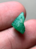 Rare 4.95ct Swat Emerald Crystal – Natural Beauty in a 12x10x7mm Gem - Image 9