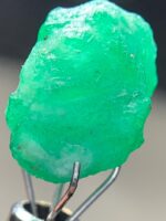 Refined 5.47 ct Swat Emerald Crystal: A Natural Green Treasure - Image 6