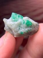 20.29 ct Swat Emerald Specimen – Compact Brilliance in Natural Form - Image 5