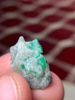 20.29 ct Swat Emerald Specimen – Compact Brilliance in Natural Form - Image 7